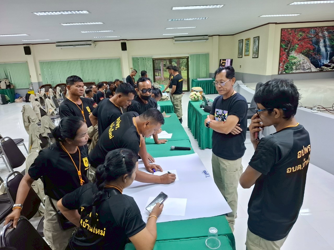 LINE_ALBUM_ทบทวน อปพร. 68_250813_157_397.jpg